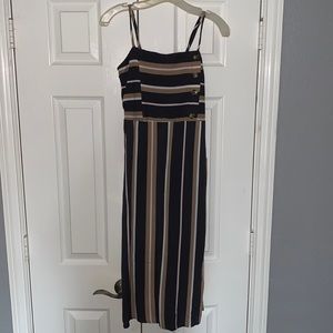 Xhiliration dress with pockets. Small